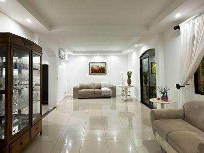 Valles de Mora , Brasil Colón Mora, San José 10701, コスタリカ