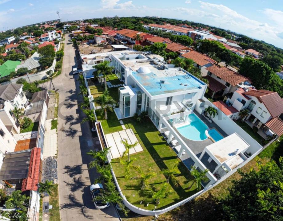 av pirai calle 4 hermanos , Oeste, Santa Cruz 00001, Bolivia