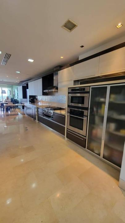 Terrazas del Country Venta de Apartamento en Residencias Casa Blanca, Valencia, Carabobo 2001, Venezuela