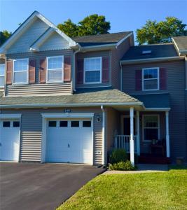 140 Pinebrook Dr, Hyde Park, Nowy Jork 12538, USA