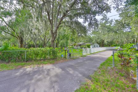 7515 Anna Ave, Gibsonton, Florida 33534, USA
