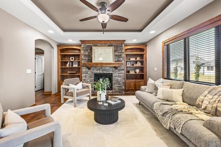 14201 Brookview Drive, Urbandale, Iowa 50323, Estados Unidos