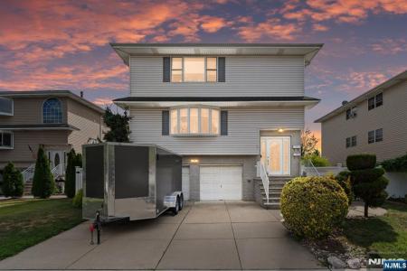 17 Acorn Road, Secaucus, New Jersey 07094, USA
