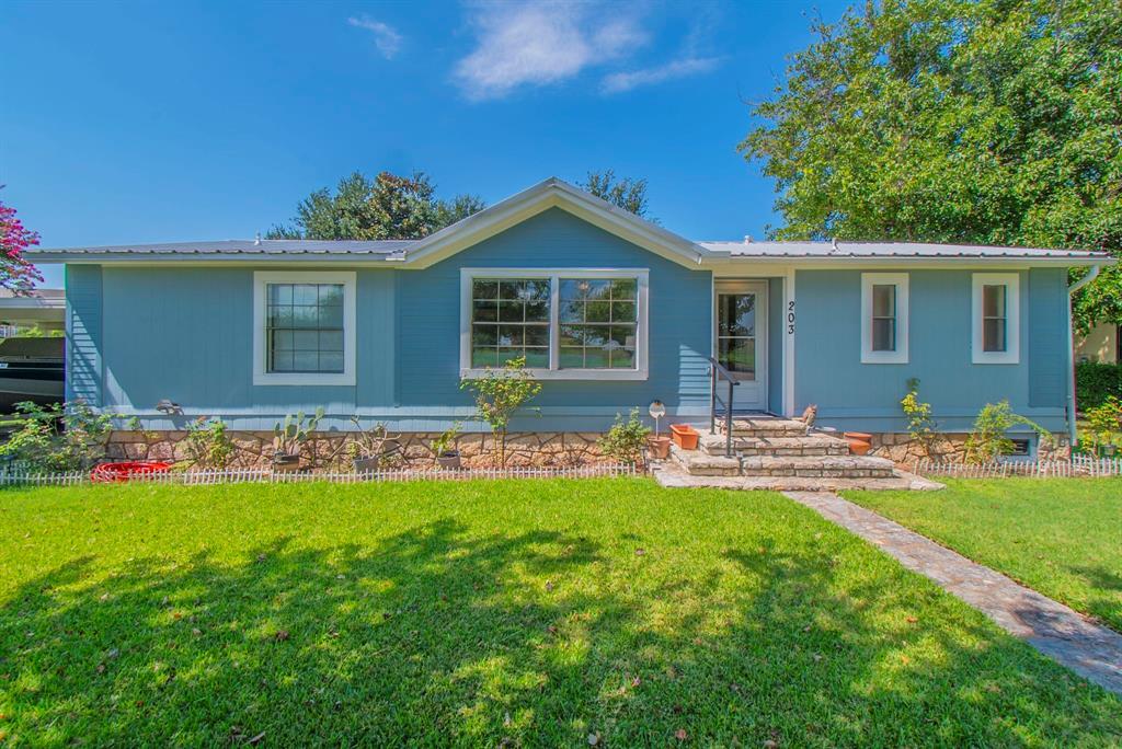 203 Harbor View Court, Granbury, Texas 76048