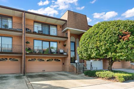 4025 W 93rd Place , 1E, Oak Lawn, Illinois 60453, USA