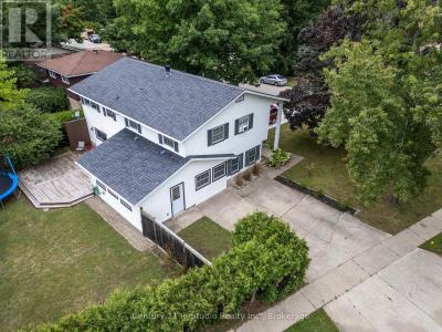 696 CHRISTOPHER DRIVE, Saugeen Shores, Ontario N0H 2C3, Canadá