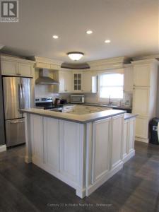 696 CHRISTOPHER DRIVE, Saugeen Shores, Ontario N0H 2C3, Canadá