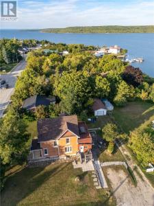 104 ARTHUR STREET, Manitowaning, Ontario P0P 1N0, CANADÁ