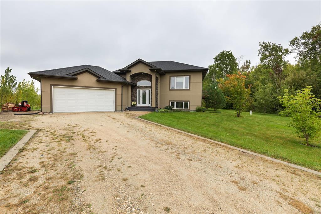 141 WOLF DRIVE, Steinbach, Manitoba R0A 0W2, Canada