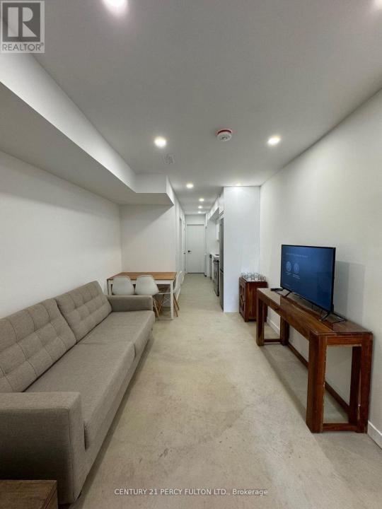 890 OSSINGTON AVENUE, Toronto (dovercourt-wallace Emerson-junction), Онтарио M6G 3V1, Канада