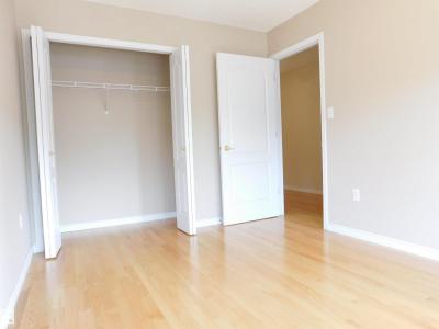 103 FALCONER CO NW NW, Edmonton, Alberta T6R 2V8, Canada