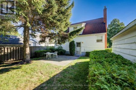 18 JUBILEE DRIVE, St. Catharines (carlton/bunting), Ontario L2M 4P8, Canada