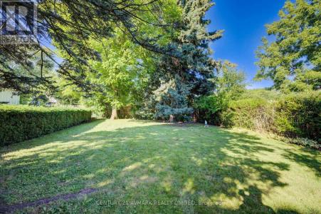 18 JUBILEE DRIVE, St. Catharines (carlton/bunting), Ontario L2M 4P8, Canada