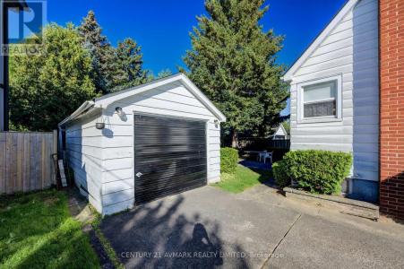 18 JUBILEE DRIVE, St. Catharines (carlton/bunting), Ontario L2M 4P8, Canada