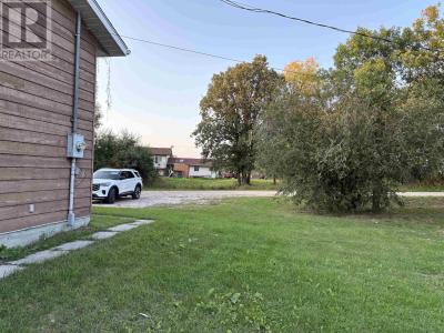 44 ELEANOR LAKE RD, Morson, Ontario P0W 1M0, Canada