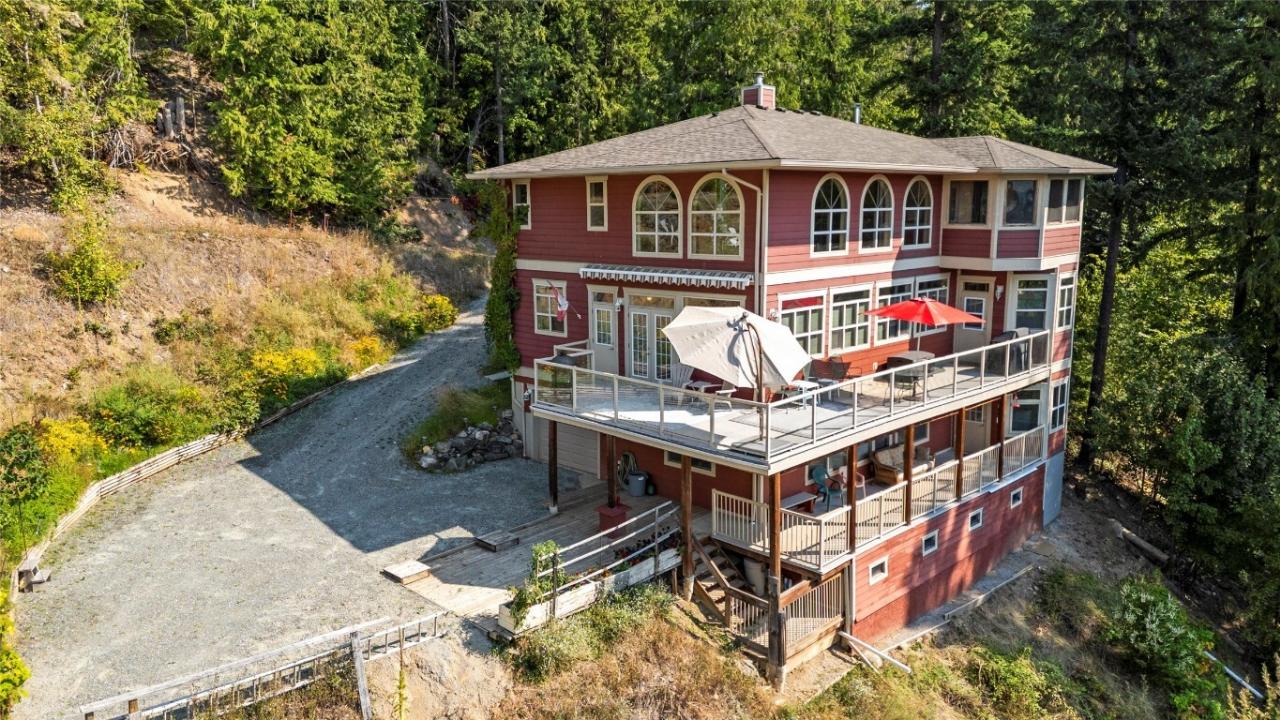 7666 LICHEN ROAD, Anglemont, 不列顛哥倫比亞省 V0E 1M8, 加拿大