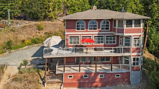 7666 LICHEN ROAD, Anglemont, 不列顛哥倫比亞省 V0E 1M8, 加拿大