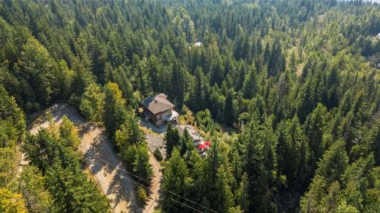 7666 LICHEN ROAD, Anglemont, 不列顛哥倫比亞省 V0E 1M8, 加拿大