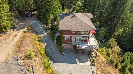 7666 LICHEN ROAD, Anglemont, 不列顛哥倫比亞省 V0E 1M8, 加拿大