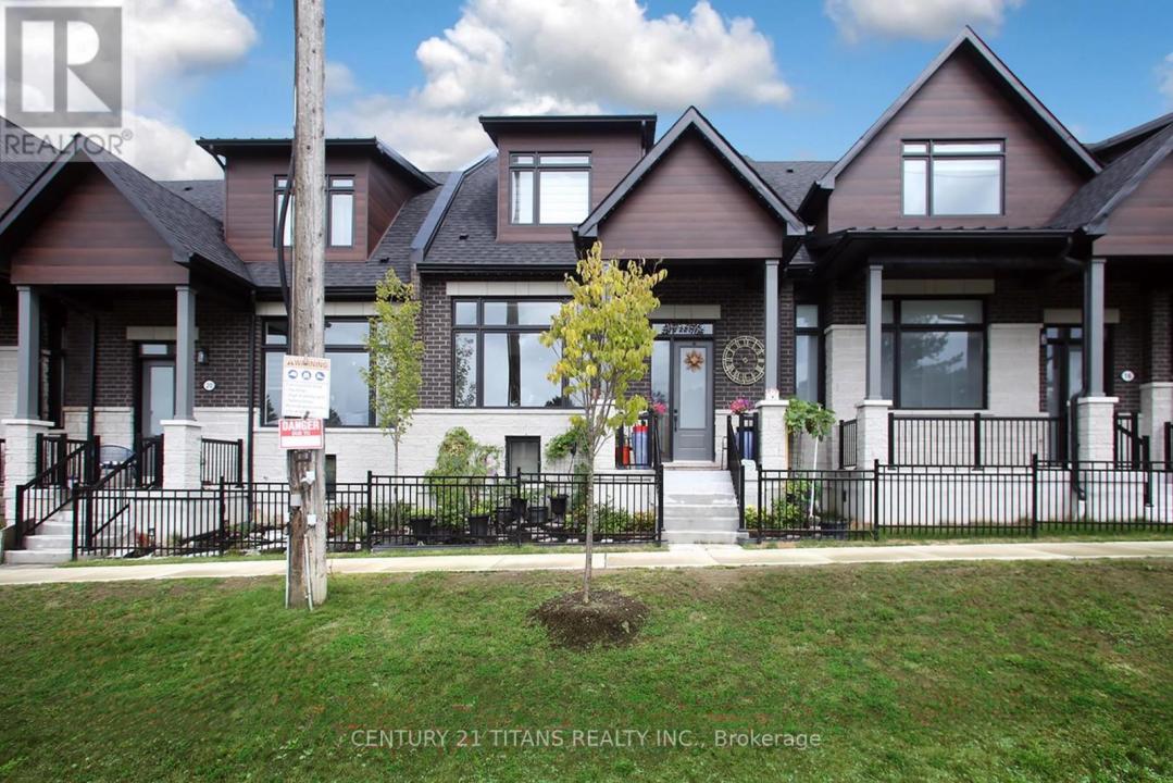 18 VERN ROBERTSON GATE, Uxbridge, أونتاريو L9P 0R9, كندا 