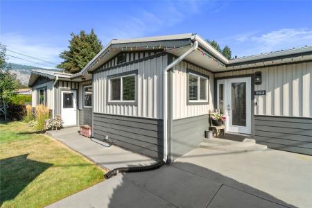 702 SECOND AVENUE, Chase, Colombia Británica V0E 1M0, Canadá