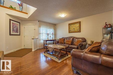 1119 114 STREET SW, Edmonton, Alberta T6W 1P6, Canada