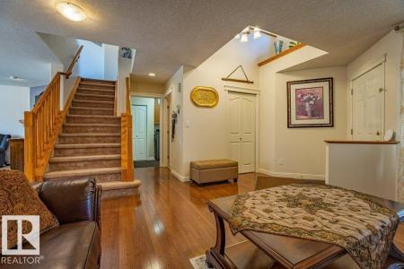 1119 114 STREET SW, Edmonton, Alberta T6W 1P6, Canada