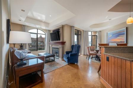 1288 WATER STREET, Kelowna, Colúmbia Britânica V1Y 9P4, Canadá