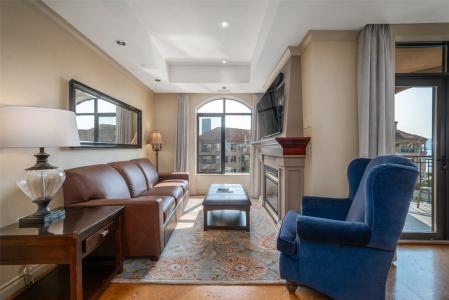 1288 WATER STREET, Kelowna, Colúmbia Britânica V1Y 9P4, Canadá