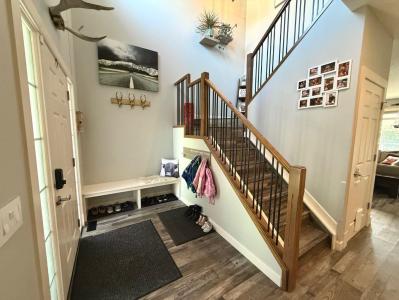 607 MONTGOMERY CLOSE SE, High River, アルバータ T1V 0B7, カナダ