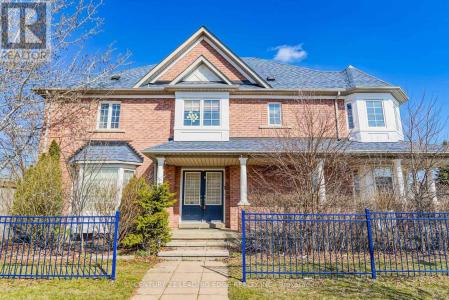 2 OGLEVIE DRIVE, Whitby (pringle Creek), Ontario L1R 2Y4, Canada