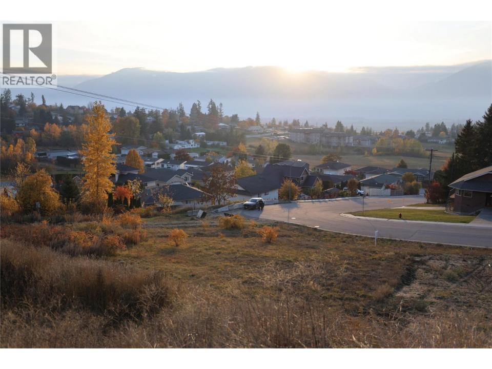 1102 12TH AVENUE, Creston, 不列颠哥伦比亚省 V0B 1G6, 加拿大