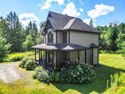 120  Place de Louxor, Morin-Heights, Quebec J0R 1H0, Canadá