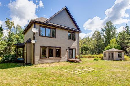 120  Place de Louxor, Morin-Heights, Quebec J0R 1H0, Canadá