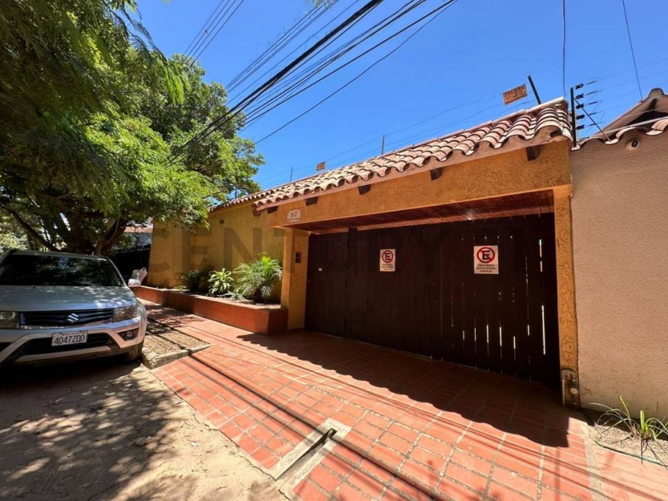 BARRIO SIRARI CALLE LOS NOGALES , Oeste, Santa Cruz 00001, Bolivia