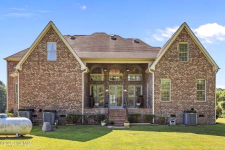 187 Country Squire Lane, Jacksonville, North Carolina 28540