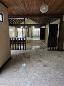 251 , Pinares Sánchez Curridabat, San José 00001, 哥斯達尼加