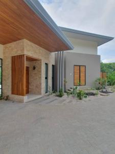 al lado del automercado 005, Tamarindo Santa Cruz, グアナカステ 50309, コスタリカ