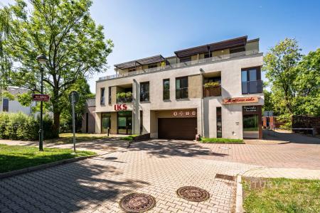 525/111, Na návsi, Praha, Území Hlavního Města Prahy 11101, République Tchèque