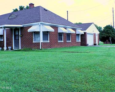 401 Cherokee Village Drive, Kingsport, Tennessee 37660, USA