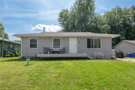 25 Birch Ct, North Liberty, Iowa 52317, USA