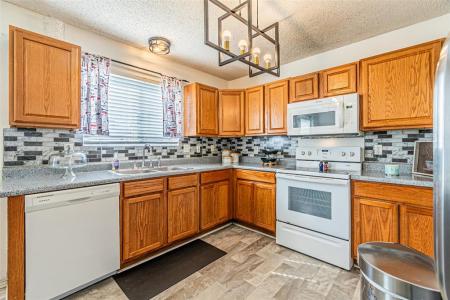 2355 Summit Lane, Dallas, Texas 75227, USA