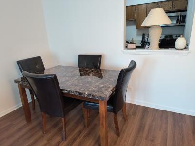 520 Biesterfield Road , 318, Elk Grove Village, Illinois 60007, HOA KỲ