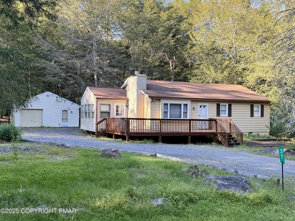 27 Poplar Lane, Albrightsville, Pennsylvania 18210