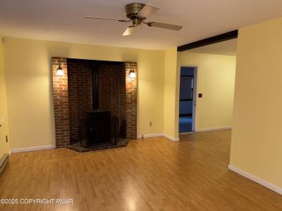 27 Poplar Lane, Albrightsville, Pennsylvania 18210