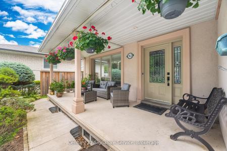 512 SELSEY DRIVE, Mississauga, Ontario L5A 1B9, Canadá