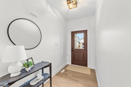 11 SHELDABREN STREET, North Middlesex, Ontario N0M 1A0, Canadá