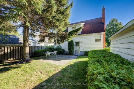 18 JUBILEE DRIVE, St. Catharines, Ontario L2M 4P8, Kanada