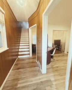 237 BALSAM AVENUE S, Хэмилтон, Онтарио L8M 3B9, Канада