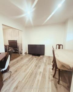 237 BALSAM AVENUE S, Хэмилтон, Онтарио L8M 3B9, Канада